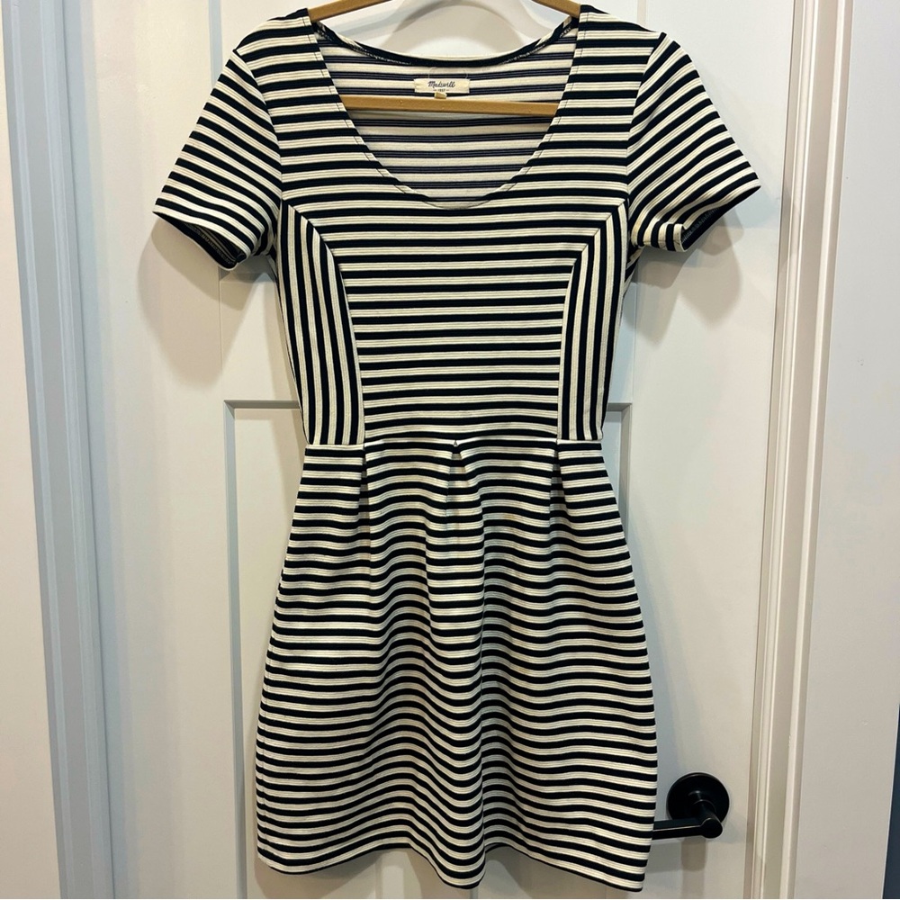 Madewell Women’s Fit & Flare Dress Black White Striped Scoop Pockets Size 2